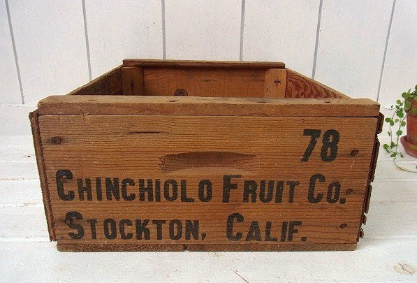 白いペンキの付いたヴィンテージ・ウッドボックス/木箱/フルーツ箱 USA