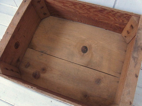 白いペンキの付いたヴィンテージ・ウッドボックス/木箱/フルーツ箱 USA