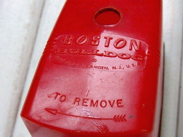【BOSTON】ボストン・赤色の小さなアンティーク・ペンシルシャープナー/鉛筆削り USA
