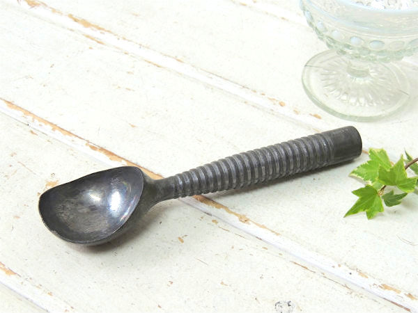 モダンデザイン・メタル製・ヴィンテージ・アイスクリームスクープ・アイスディッシャー・キッチン用品