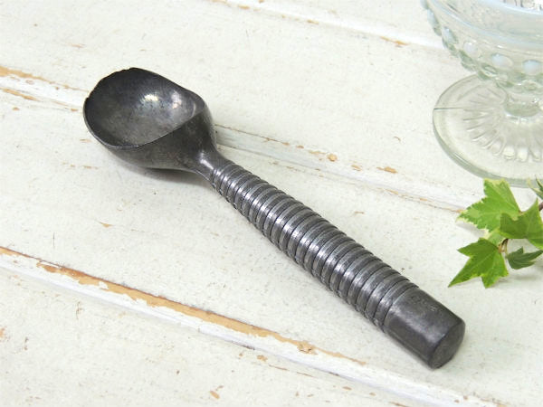 モダンデザイン・メタル製・ヴィンテージ・アイスクリームスクープ・アイスディッシャー・キッチン用品