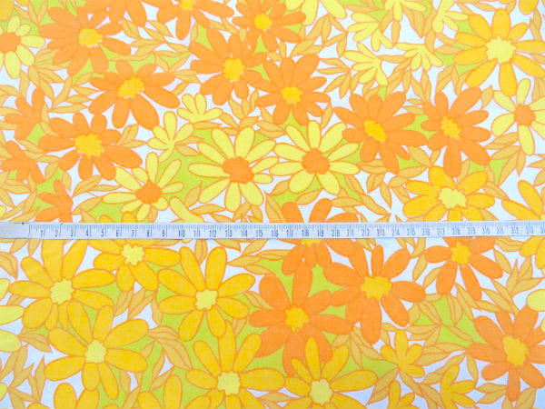 【Penneys】ペニーズ・カラフルなイエローの花柄・ヴィンテージ・USEDフラットシーツ(1/2)