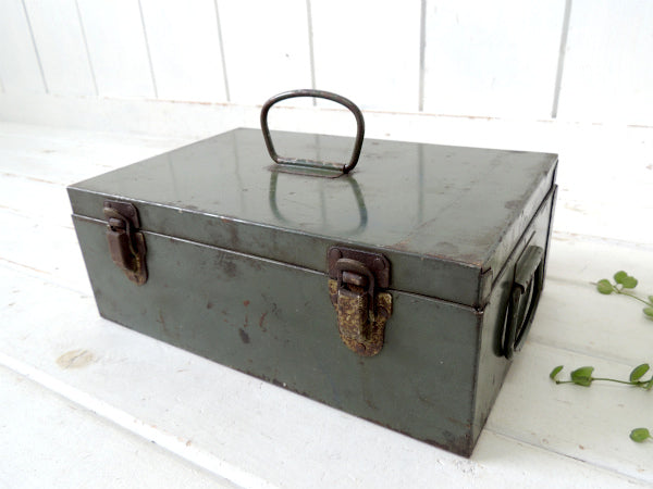 【ミリタリー・2段式・仕切り付き】モスグリーン・メタル製・ヴィンテージ・ツールボックス/工具箱