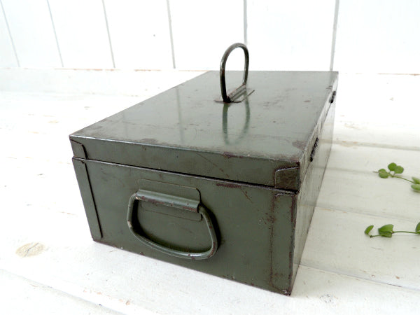 【ミリタリー・2段式・仕切り付き】モスグリーン・メタル製・ヴィンテージ・ツールボックス/工具箱