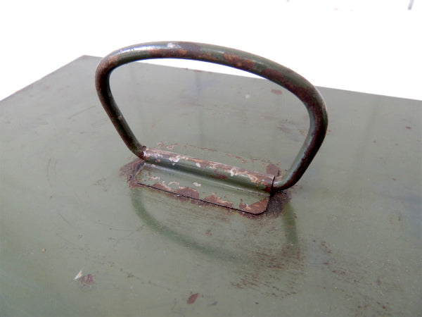 【ミリタリー・2段式・仕切り付き】モスグリーン・メタル製・ヴィンテージ・ツールボックス/工具箱