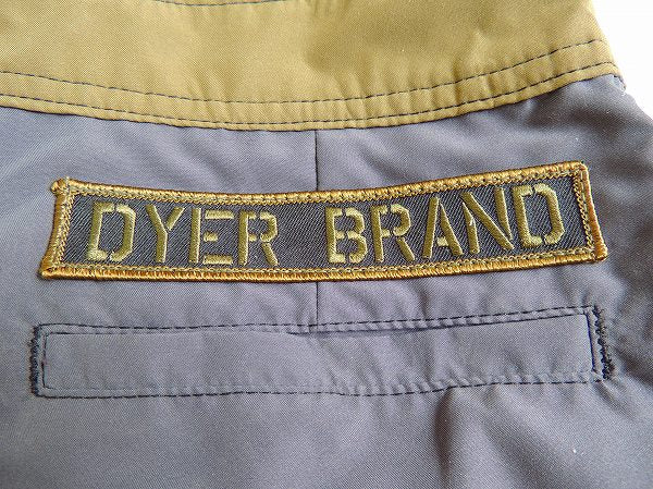 【DYER BRAND】ダイアーブランド・ボードショーツ&ステッカー2枚付き/30インチ