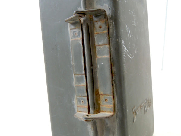 【MALIBU・エンボス】メタル製・ヴィンテージ・ツールボックス(電気コード収納)