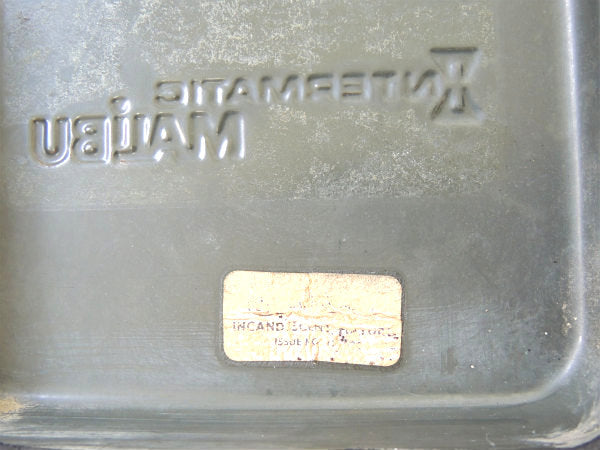 【MALIBU・エンボス】メタル製・ヴィンテージ・ツールボックス(電気コード収納)