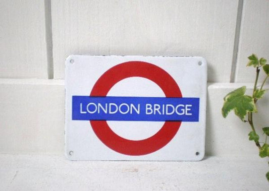 イギリス　小さなヴィンテージ・ホーローサイン