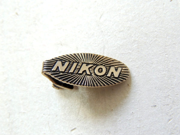 ニコン・NIKON・カメラ カットデザイン・アドバタイジング・ヴィンテージ・タイピン フィルムカメラ