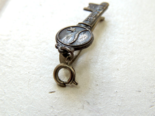 ペトリ・PETRI・カメラ&レンズ 鍵 モチーフ・アドバタイジング・アンティーク・タイピン