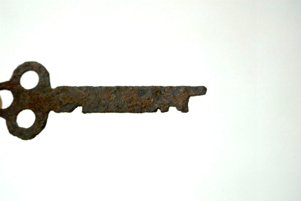 三つ穴 古鍵 KEY アンティーク 鍵 アメリカンビンテージ キー USA キーホルダー