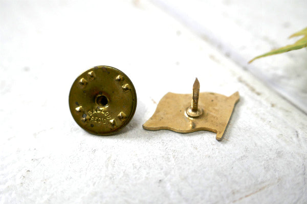 【CANADA・カナダ国旗】なびく旗・国旗柄モチーフ・ヴィンテージ・ピンズ・バッジ