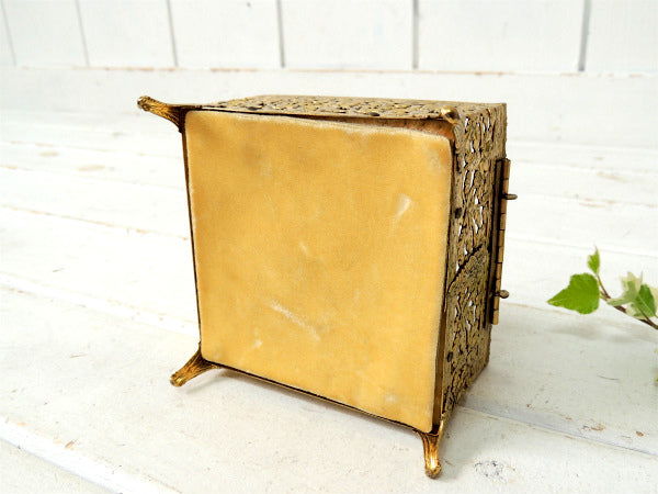 【薔薇モチーフ】ガラス製・脚付き・アンティーク・ジュエリーボックス・宝石箱・アクセサリーケース