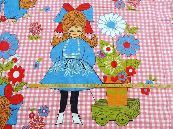 レトロポップな女の子&花柄・ヴィンテージ・ベッドスプレッド/ベッドカバー/ファブリック USA