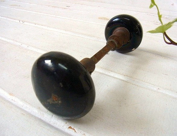 黒いガラス製×アイアン製・アンティーク・ドアノブ USA