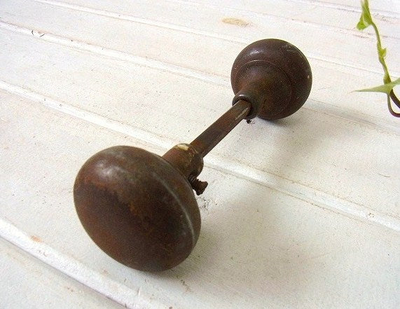 シャビー・アイアン製 アンティーク・ドアノブ・金具 建材 USA 住宅設備