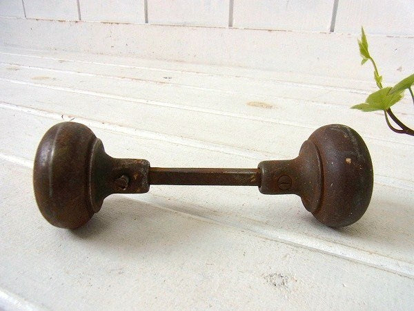 シャビー・アイアン製 アンティーク・ドアノブ・金具 建材 USA 住宅設備