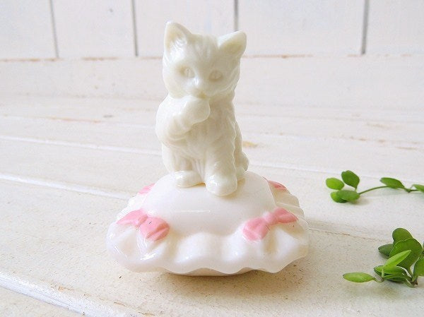 【AVON】エイボン・クッションに座った可愛いネコ・アンティーク・箱付き・コロンボトル/香水瓶