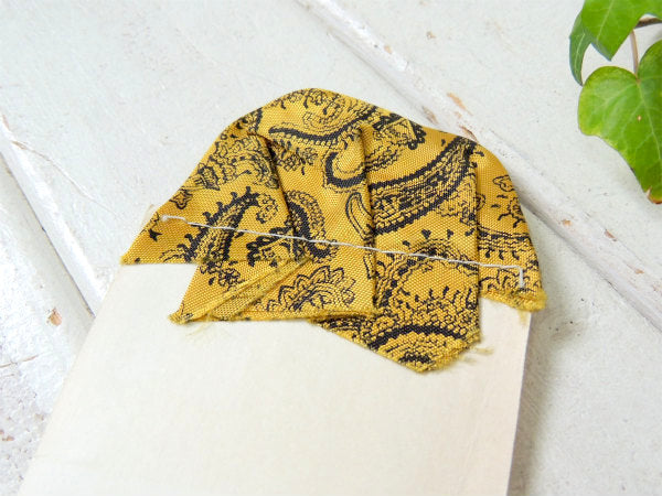 【Hanky Co】ペイズリー柄・紳士用・ヴィンテージ・ポケットチーフ・アクセサリー①イエロー×黒