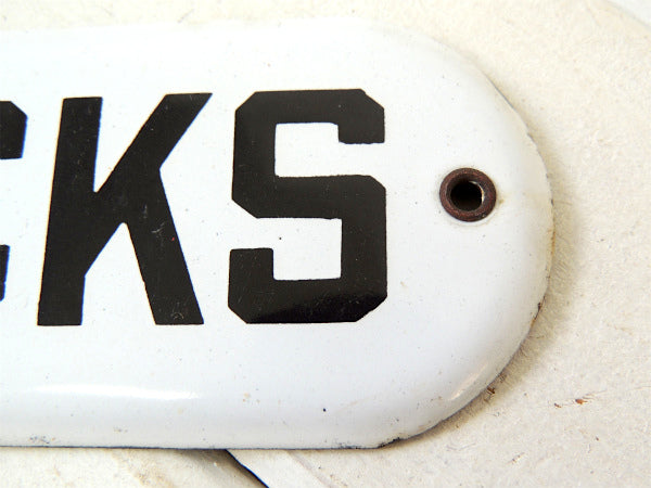 【NO TRUCKS】ホーロー製・ヴィンテージ・サイン・看板・モーター系・ガレージ