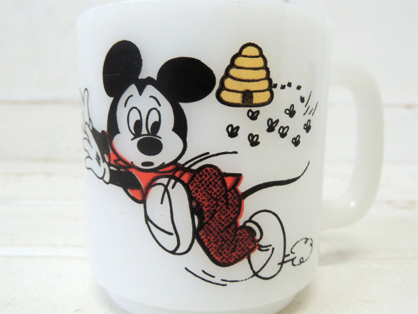 【ミッキーマウスクラブ】リビーグラス社・ミルクガラス製・ヴィンテージ・マグカップ/ハニービー