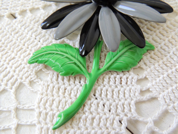 グレー×黒×グリーン 1960~1970s フラワーモチーフ レトロ ヴィンテージ　ブローチ　アクセサリー　USA