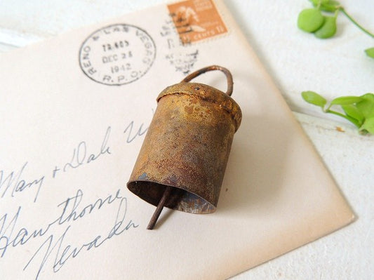 【シャビーなアイアン製】小さなアンティーク・ベル/鈴 /カウベル USA