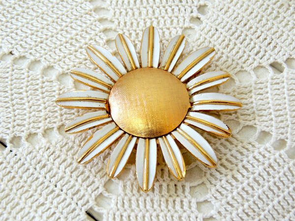 AVON エイボン レトロ フラワーモチーフ 香水付き 70's ヴィンテージ ブローチ アクセサリー ジュエリー USA