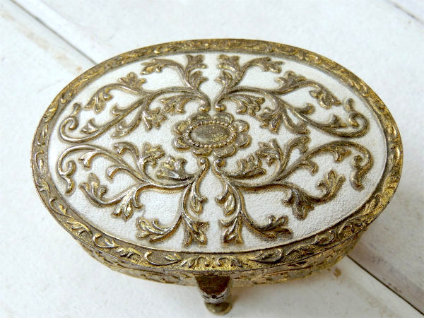 【フラワーモチーフ・ゴールド色】脚付き・アンティーク・ジュエリーボックス・宝石箱・アクセサリーケース