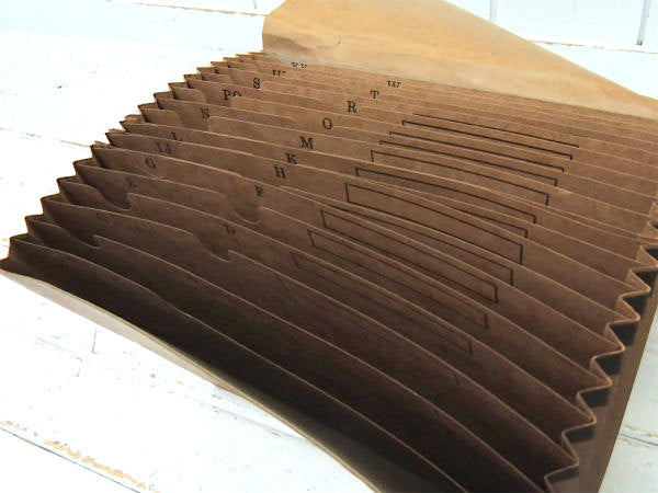 【Globe Weis】レザー柄クラフト紙製・ヴィンテージ・エキスパンディングファイル・書類ケース