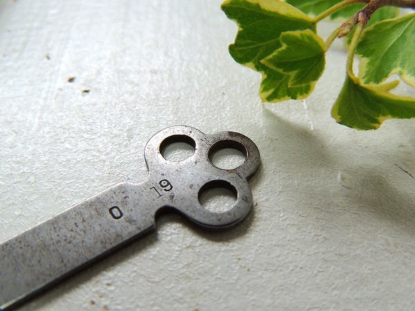 【STAMFORD/YALE/三つ穴/古鍵】アンティークキー・USA・ビンテージ・キー