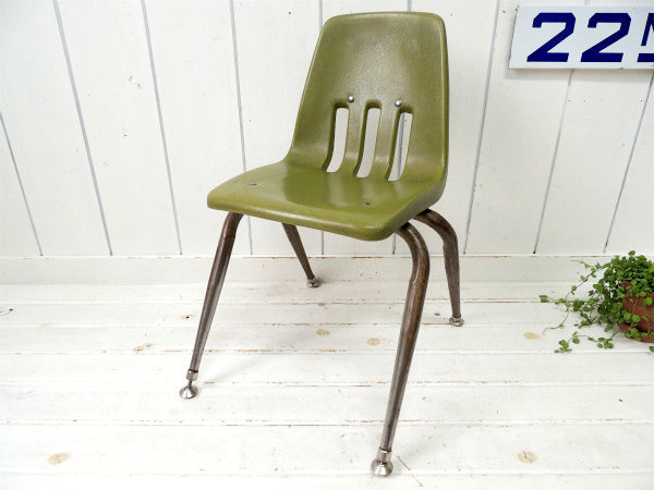 【VIRCO】ヴァルコ・オリーブグリーン色・ヴィンテージ・スクールチェア/子供イス USA