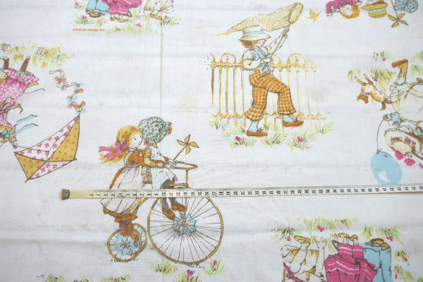 【ホリーホビー】HOLLY HOBBIE・レトロな遊び柄・ヴィンテージ・ユーズドシーツ(フラット)