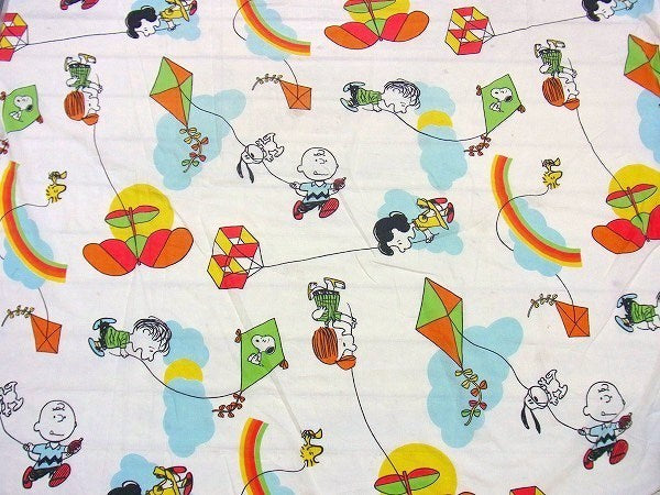 【スヌーピー】ピーナッツの仲間・カイト柄・ヴィンテージ・ユーズドシーツ(フラットタイプ) USA