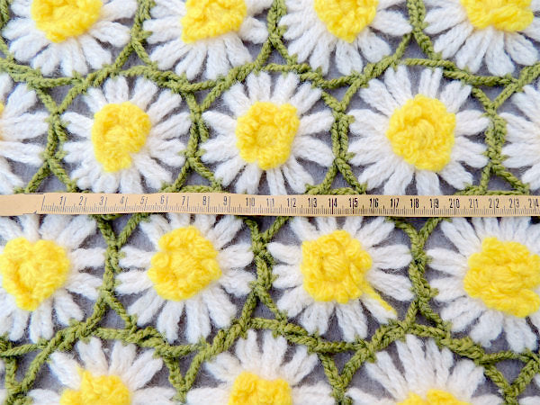 手編みニット・お花の立体モチーフ編み・アンティーク・ブランケット/ひざ掛け USA