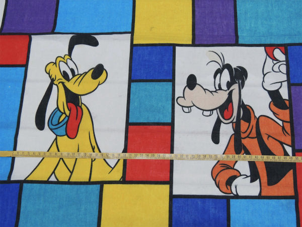 【ミッキー&フレンズ】カラフルなブロック柄・ヴィンテージ・ユーズドシーツ(1/2) USA