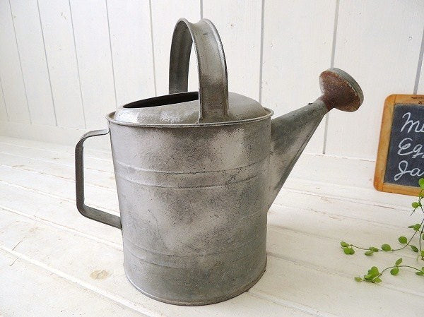 アメリカ!ブリキ製・アンティーク・ジョウロ/ウォータリングカン/ガーデニング