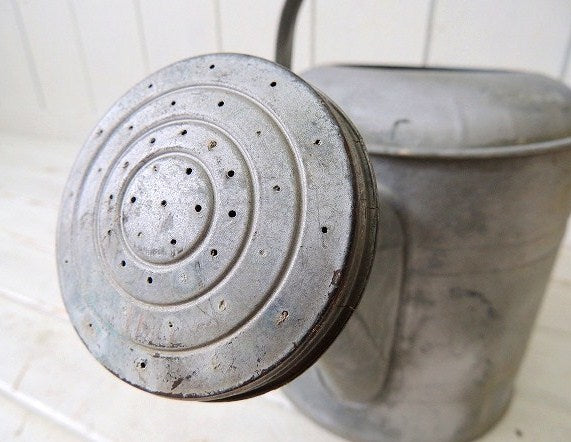 アメリカ!ブリキ製・アンティーク・ジョウロ/ウォータリングカン/ガーデニング