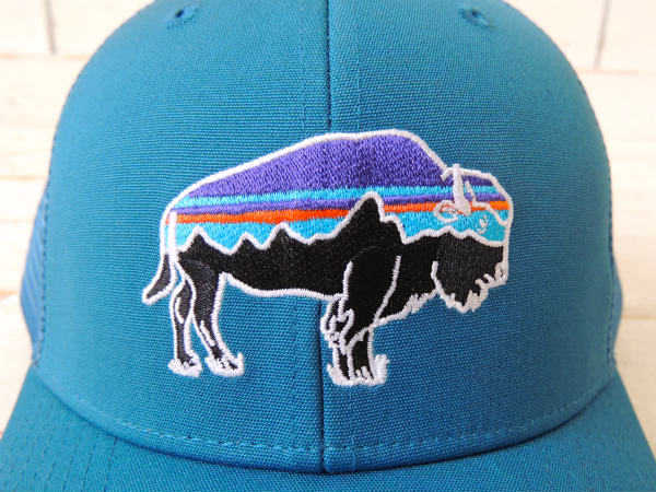 【パタゴニア/Patagonia】バイソン・フィッツロイ・トラッカーハット&ステッカー1枚(ブルー)