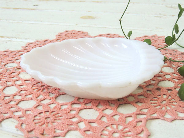 シェル型・ミルクガラス製・アンティーク・ソープディッシュ・石鹸置き USA