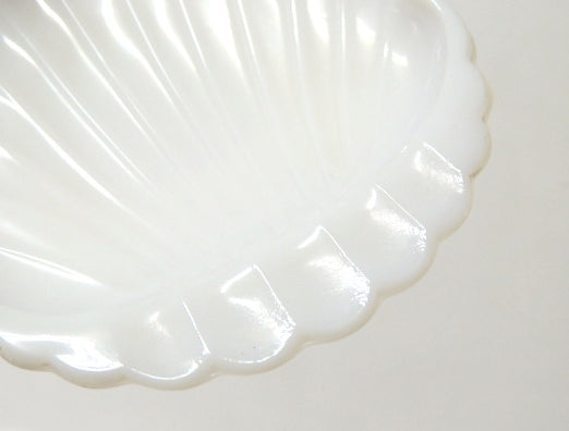 シェル型・ミルクガラス製・アンティーク・ソープディッシュ・石鹸置き USA