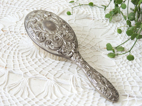【クラシカルデザイン】フラワー&リーフ柄モチーフ・シルバープレート・アンティーク・ブラシ USA