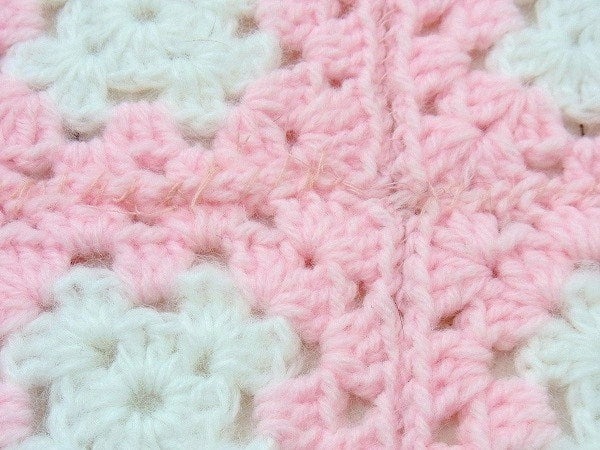 ベビーピンク・モチーフ編み・ハンドメイド・アンティーク・ニットブランケット/USA