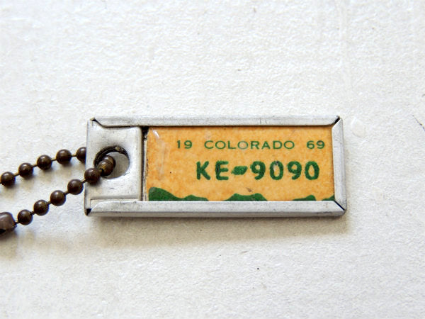 【1969s・コロラド州】ナンバープレート型・ヴィンテージ・キーホルダー・鍵2本・FUEL