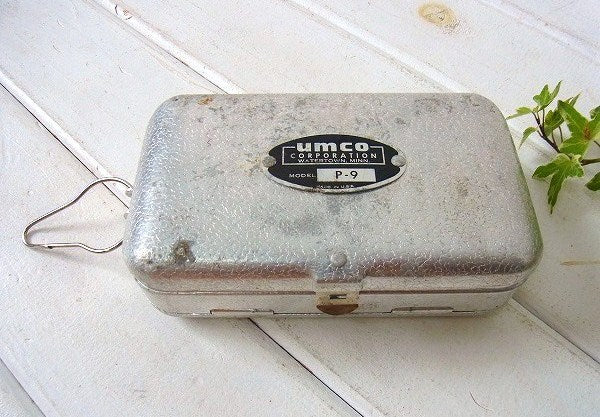 【UMCO】アルミ製・ヴィンテージ・タックルボックス・MODEL P-9/フィッシング USA