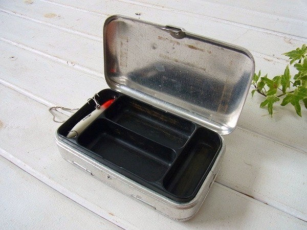 【UMCO】アルミ製・ヴィンテージ・タックルボックス・MODEL P-9/フィッシング USA