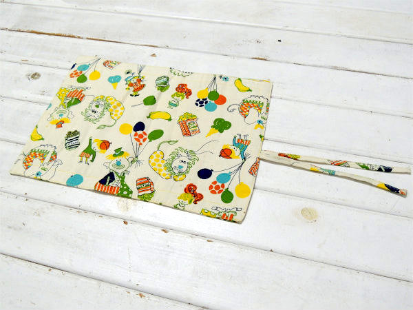 ピエロ 動物 お菓子柄 ポケット付き 子供用 ヴィンテージ ランチョンマット プレイスマット②