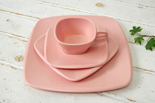 Melmac サーモンピンク メラミン 50s US ビンテージ プレート2枚+カップ 3点セット