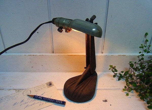 【お洒落なデザイン】アイアン製・アンティーク・デスクランプ・照明 ・デスクライト